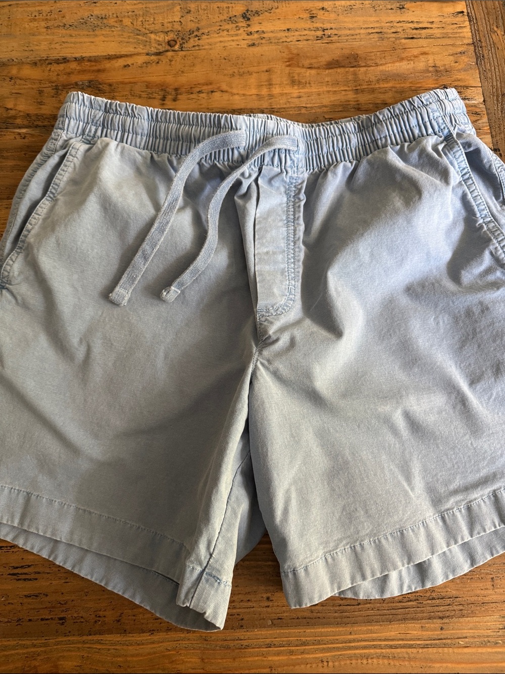 Vineyard Vines Men's Light Blue Elastic Waist Drawstring Shorts